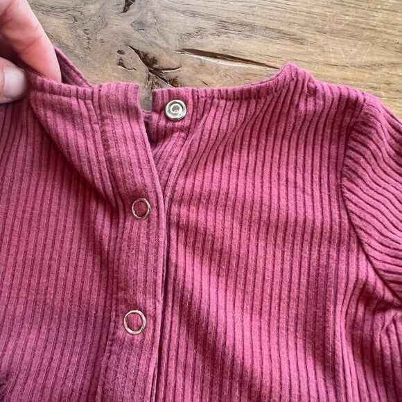 Kate Quinn Ribbed Ruffle Bodysuit, Size 0-3M - Picture 5 of 5